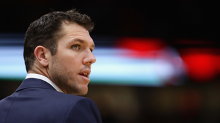 Reports: Luke Walton Sued By Reporter Kelli Tennant For Sexual Assault